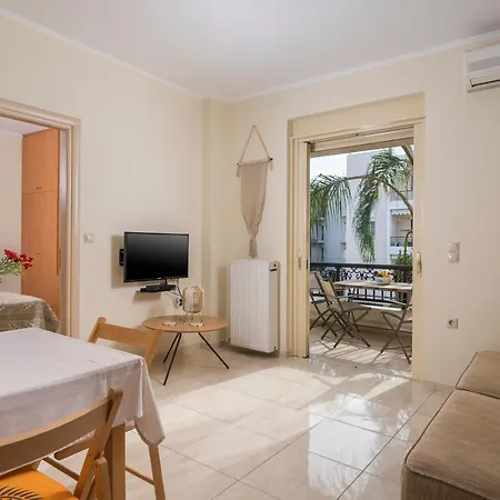 Luxury Coastal Retreat, Mountain View Balcony With Palm Trees & Parking Apartamento Chania (Crete)