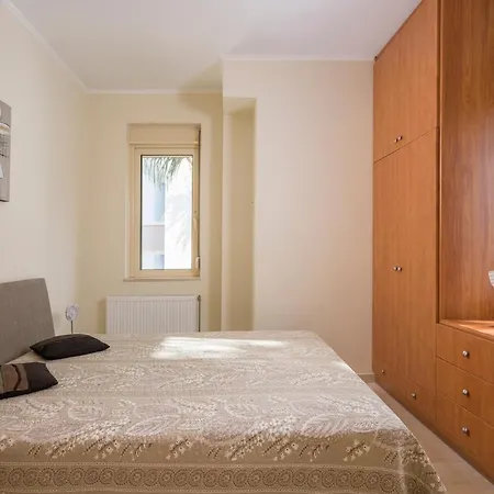 Appartement Luxury Coastal Retreat, Mountain View Balcony With Palm Trees & Parking *