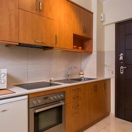 Luxury Coastal Retreat, Mountain View Balcony With Palm Trees & Parking * La Canea