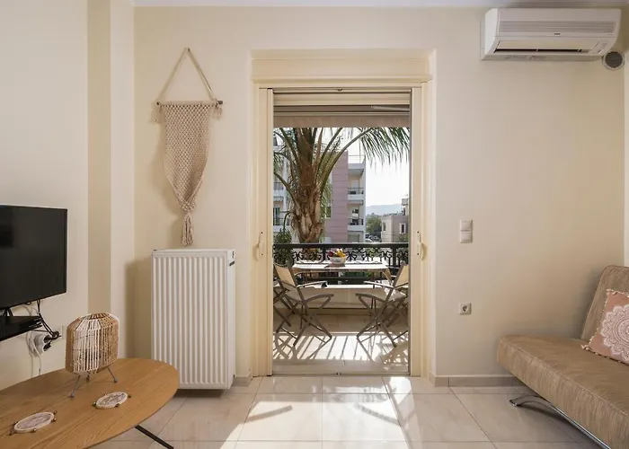 Διαμέρισμα Luxury Coastal Retreat, Mountain View Balcony With Palm Trees & Parking Χανιά