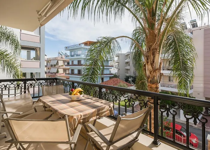 Luxury Coastal Retreat, Mountain View Balcony With Palm Trees & Parking Χανιά