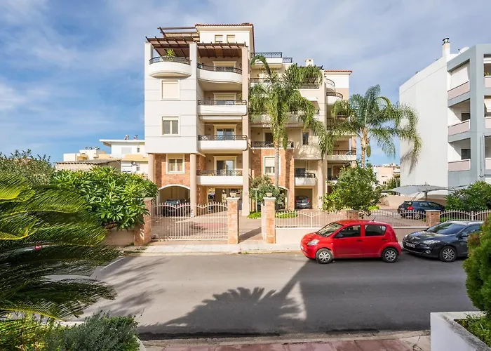 Luxury Coastal Retreat, Mountain View Balcony With Palm Trees & Parking Διαμέρισμα *